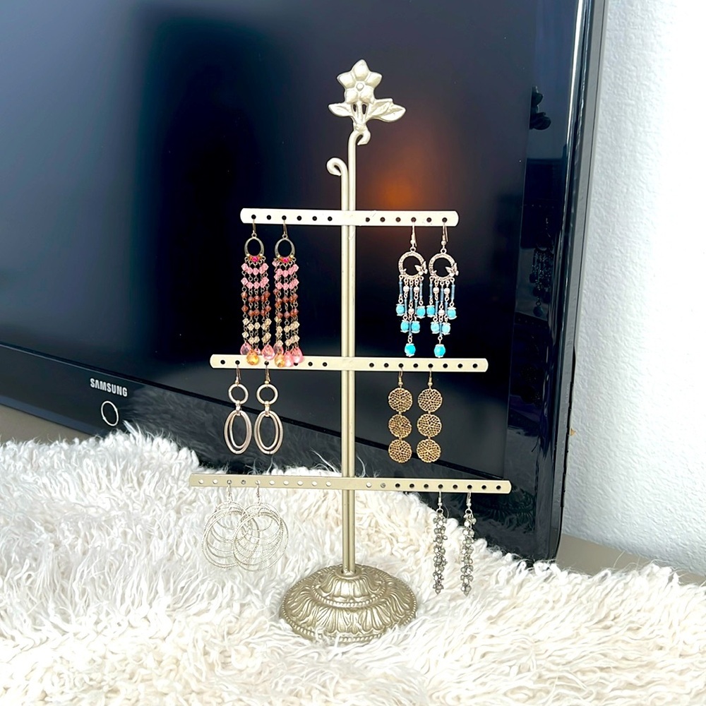 Super cute Earring display holder! - Picture 2 of 6